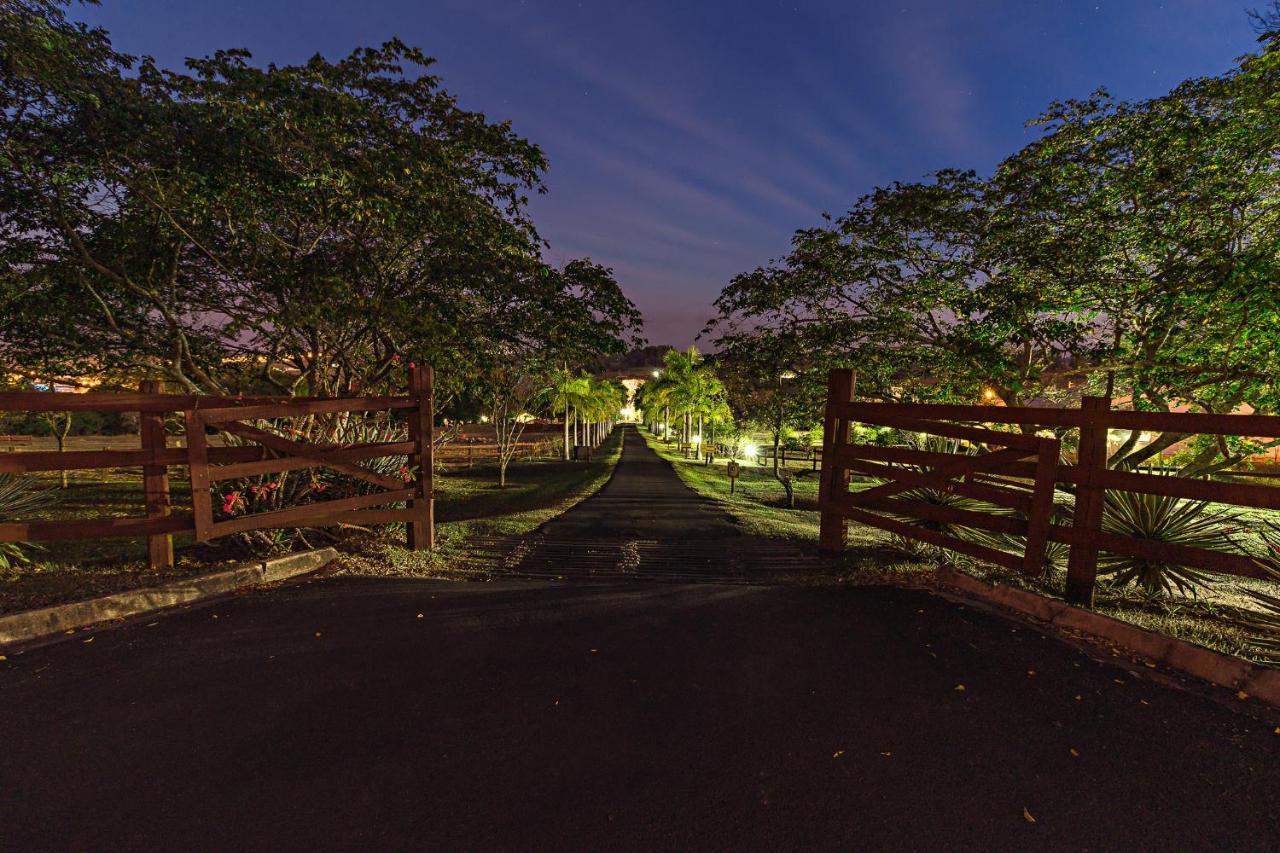 Hotel Fazenda Jacauna Brotas Bagian luar foto