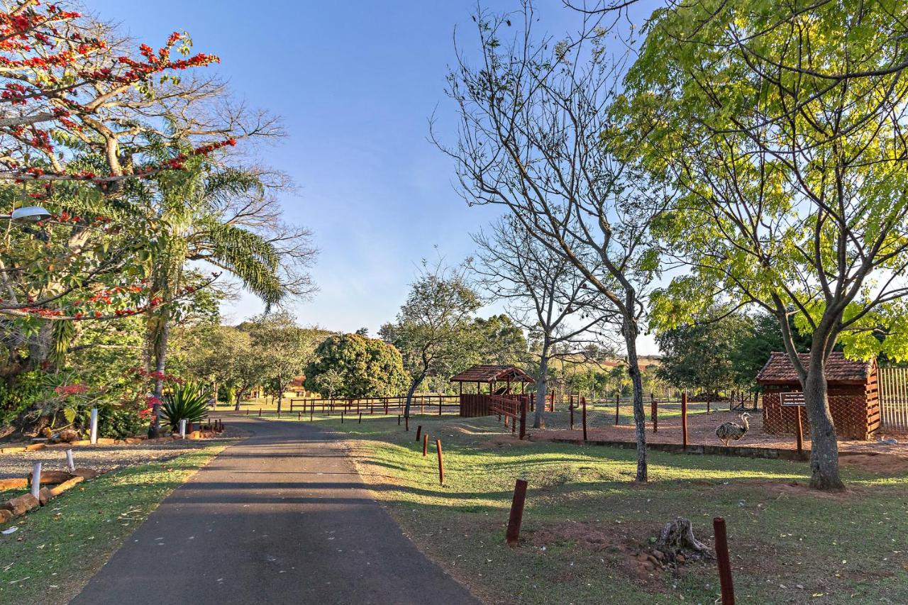 Hotel Fazenda Jacauna Brotas Bagian luar foto