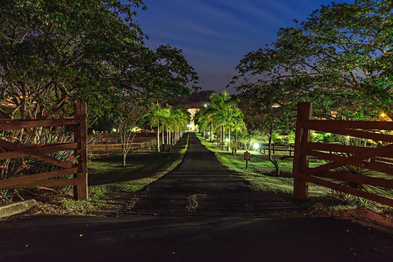 Hotel Fazenda Jacauna Brotas Bagian luar foto