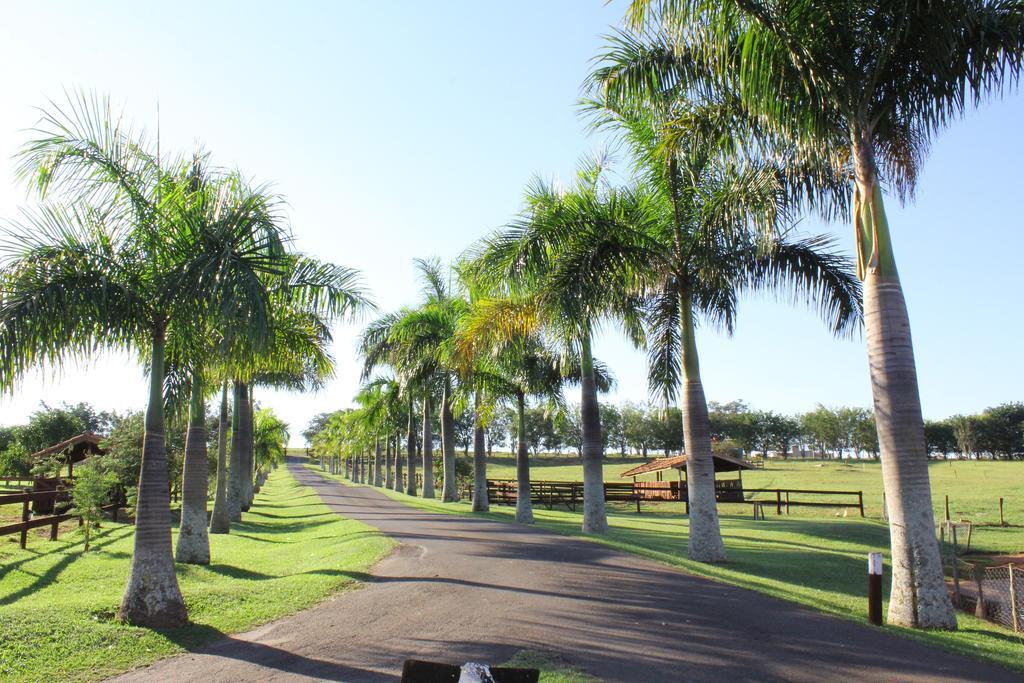 Hotel Fazenda Jacauna Brotas Bagian luar foto